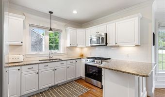 23 South St, Barrington, RI 02806