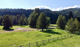 16 Smiths Ferry Dr, Cascade, ID 83611