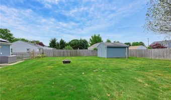 29 Rosedale Dr, Bristol, RI 02809