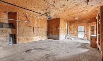 322 S Hilltop Rd, Apache, OK 73006