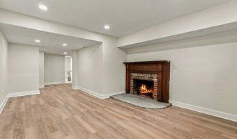 1006 26TH St S, Arlington, VA 22202