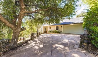 2305 Sugarloaf Dr, Agoura Hills, CA 91301