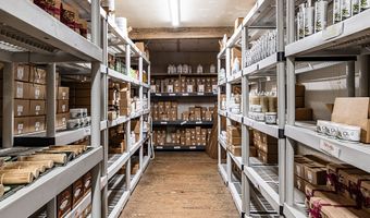 195 WAIKAHE Rd, Hilo, HI 96720