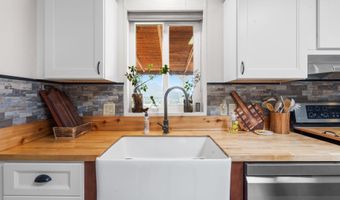706 E Cottontail Rd, Central, UT 84722