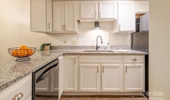 118 Colony Dr, Arden, NC 28704