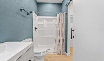 1005 F SW St, Ardmore, OK 73401