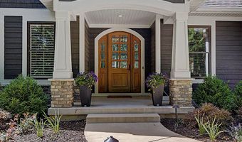 547 Roundtree Dr NE, Ada, MI 49301