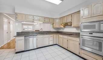 3004 S GLEBE Rd, Arlington, VA 22206