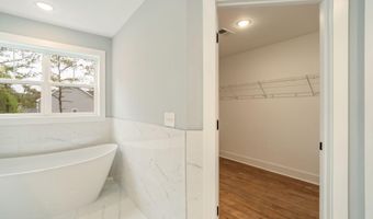 450 Fremont Ave, Bayville, NJ 08721