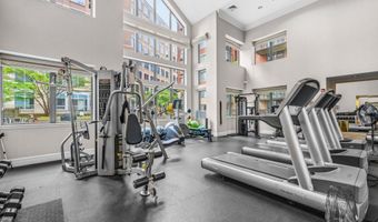 3830 9TH St N 109W, Arlington, VA 22203