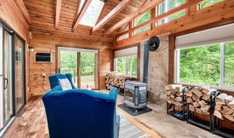 98 Woodview Hts, Bradford, NH 03221