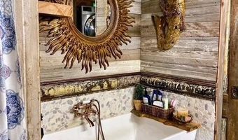 5696 Park Ave, Aurora, IN 47001