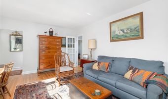 6 Cliff Ter, Newport, RI 02840