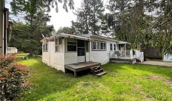 321 Campstead Cir, Tobyhanna, PA 18610