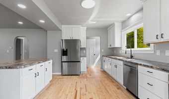 822 W FRANCES St, Appleton, WI 54914