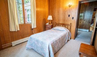 35 Middle Rd, Acton, ME 04001