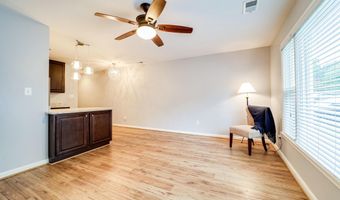 706 W GLEBE Rd, Alexandria, VA 22305