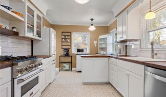 1019 Ash St, Alexandria, MN 56308