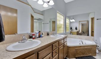 2528 N Fieldstone St, Andover, KS 67002