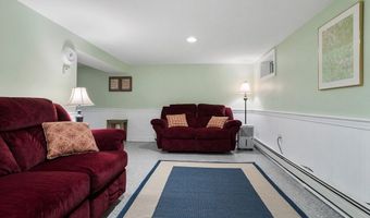 28 Lincoln Dr, Acton, MA 01720