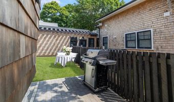 14 Robinson St, Narragansett, RI 02882