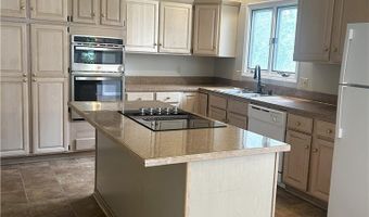 125 Hobnail Dr, Amherst, NY 14228