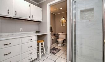 932 Amity Rd, Bethany, CT 06524