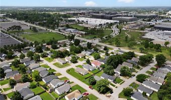 2515 SE 4th St, Bentonville, AR 72712