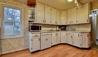 819 Orchard Rd, Willoughby, OH 44094