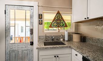 1711 Shasta St, Anderson, CA 96007