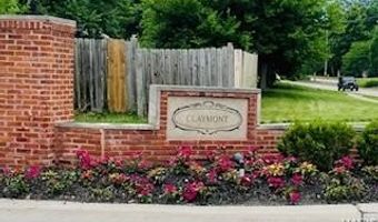 425 Kenilworth Ln, Ballwin, MO 63011