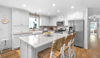 748 Northwoods Dr, Ball Ground, GA 30107