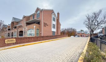 6924 FAIRFAX Dr 122, Arlington, VA 22213