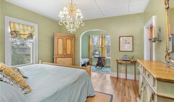 287 Gibbs Ave, Newport, RI 02840