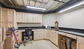 916 E 27th St, Baxter Springs, KS 66713