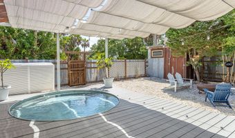 111 4th St, Apalachicola, FL 32320