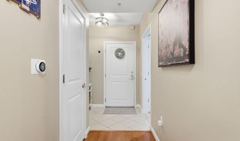 1021 N GARFIELD St 323, Arlington, VA 22201