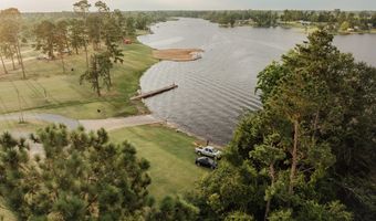 548 Walker Ln, Baxley, GA 31515