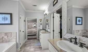 208 Kitty Hawk Cir, Brandon, MS 39047