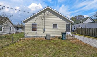 134 W College St, Aurora, MO 65605