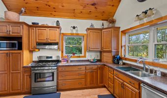 8840 SPRING LAKE Rd, Amherst, WI 54406