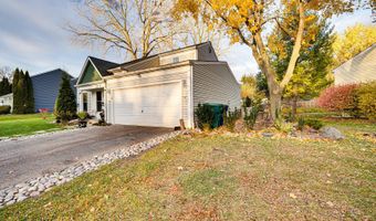 1715 Riverwood Dr, Algonquin, IL 60102