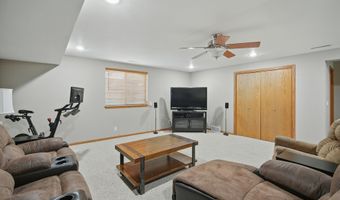 4942 Hemingway Dr, Ames, IA 50014