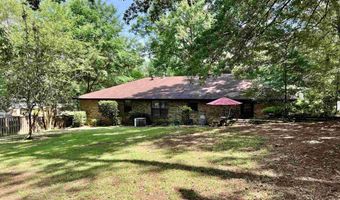 2 Glendale Ct, Arkadelphia, AR 71923