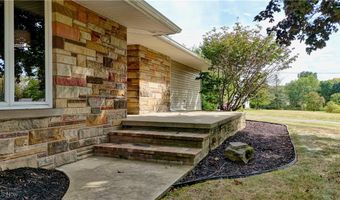 2982 Homeworth Rd, Alliance, OH 44601