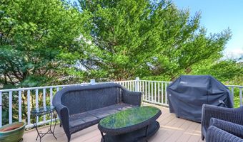 28 Crestview Ln 28, Danbury, CT 06810