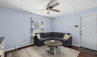 136 Corporate Pl, Middletown, RI 02842