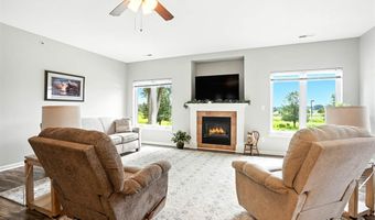 1092 Walnut Ave 117 Bld E, Riverside, IA 52327