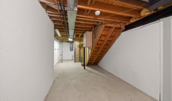 2948 Mystic Dr, Ann Arbor, MI 48103