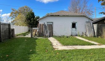 212 N WATER St, Algoma, WI 54201